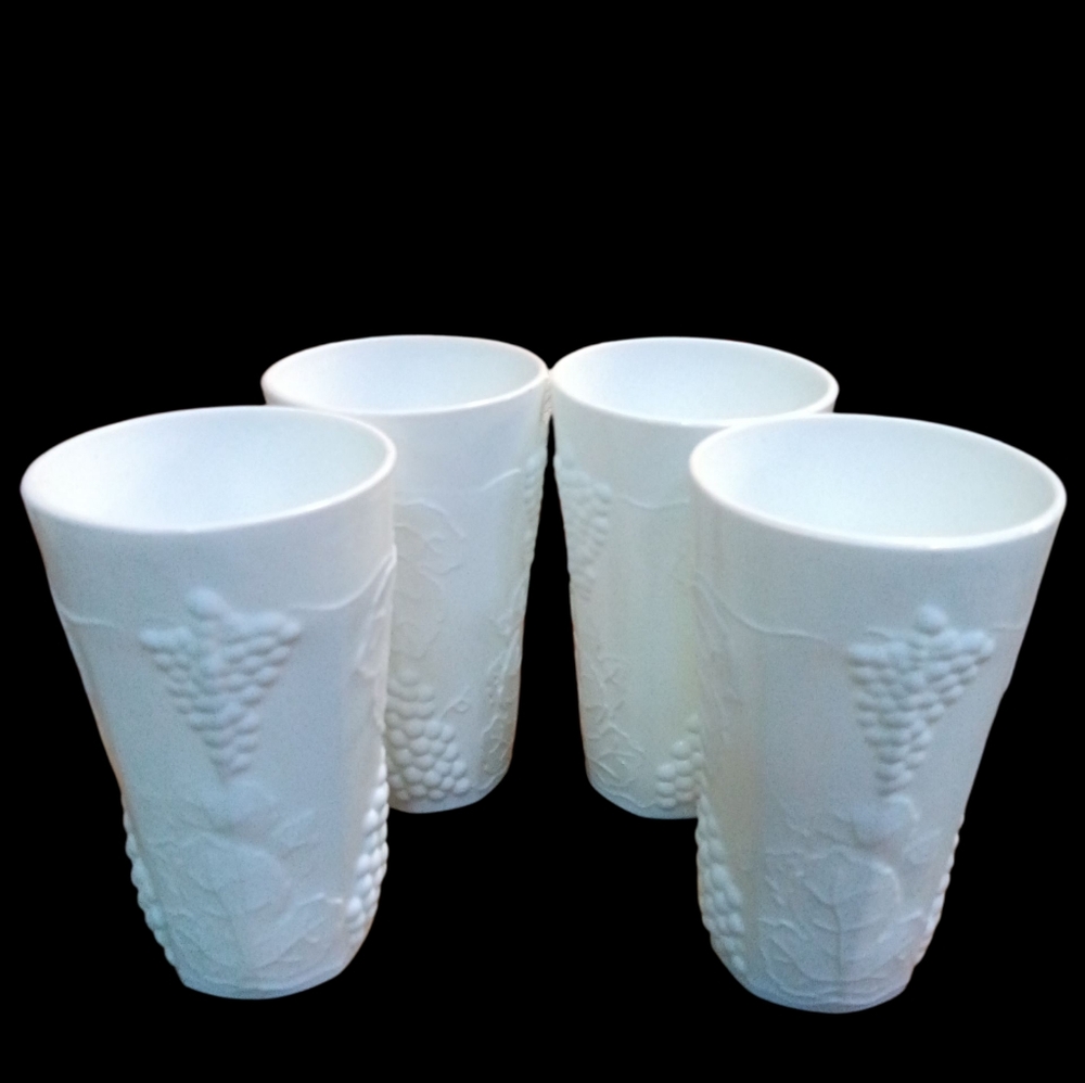 Set Of 4 Vintage Grape & Cabal Milk Glass Tumblers